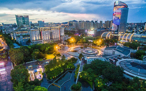 多多28-科技赋能场景,让娱乐更有趣。
